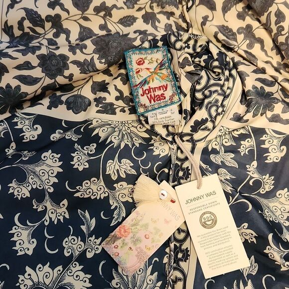 Johnny Was reversible patchwork print down puffer jacket - Picture 5 of 14